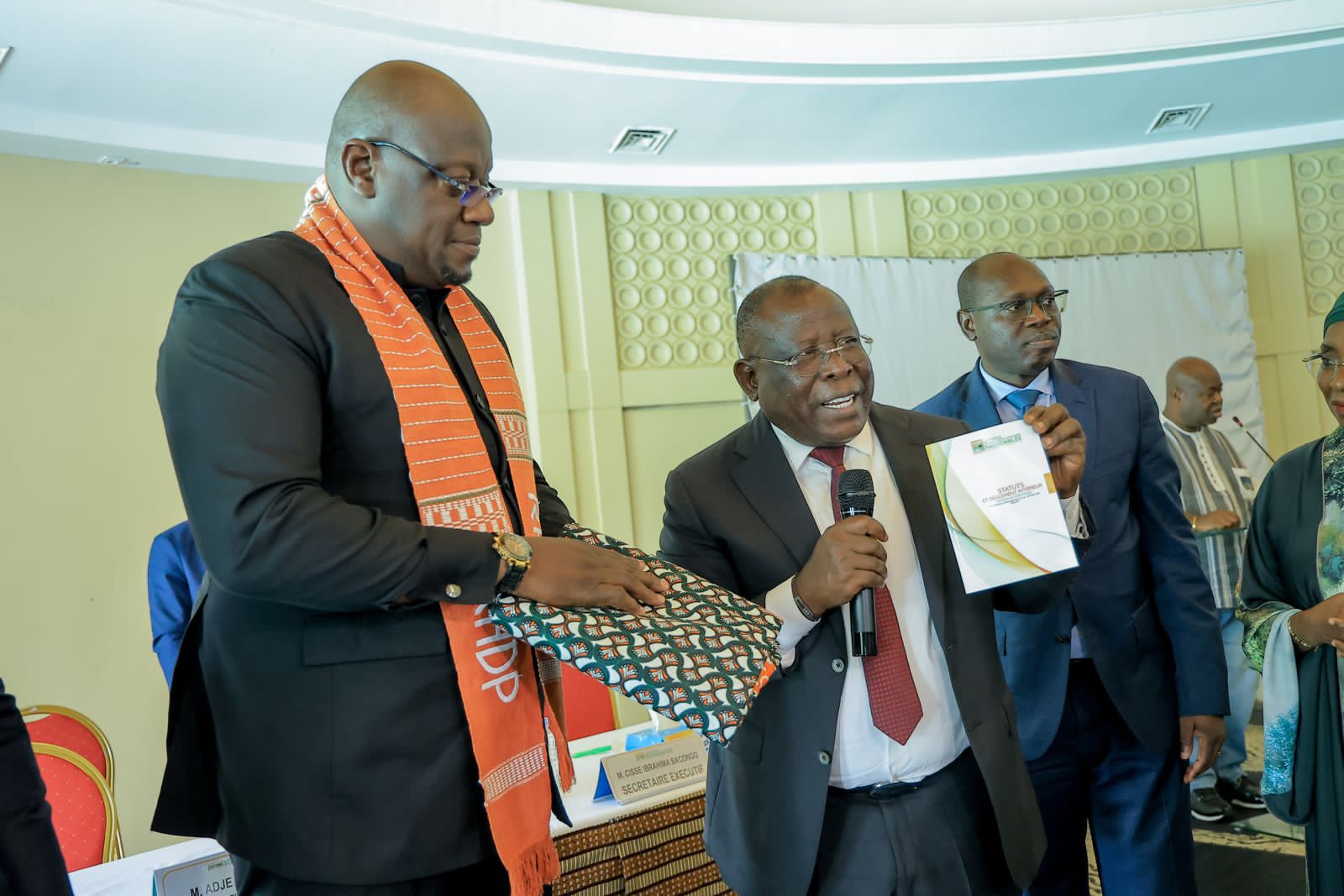 CÔTE D’IVOIRE : CONTRIBUTION-MONSIEUR JEAN YVES ESSIS CHANGE DE CAP.